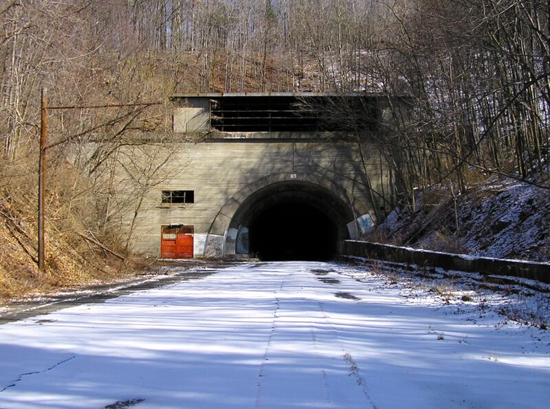 File:Rays Hill West Winter.jpg